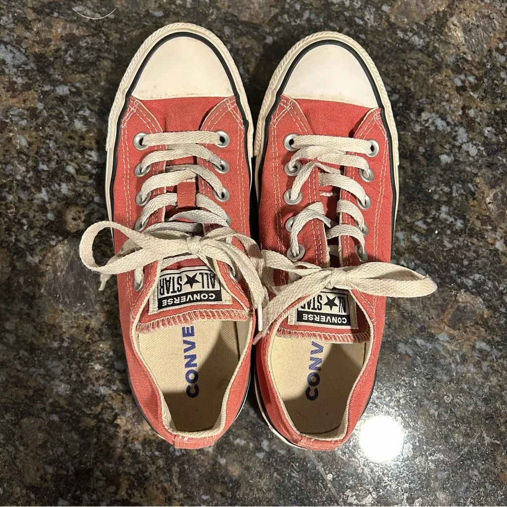 Converse Low Top Sneakers Pink Salmon Womens 7 Men’s 5 Shoes